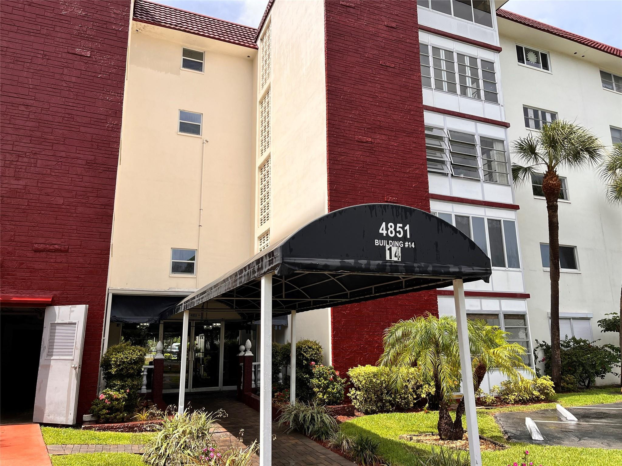 4851 NW 21st Street 105, Lauderhill, FL 33313