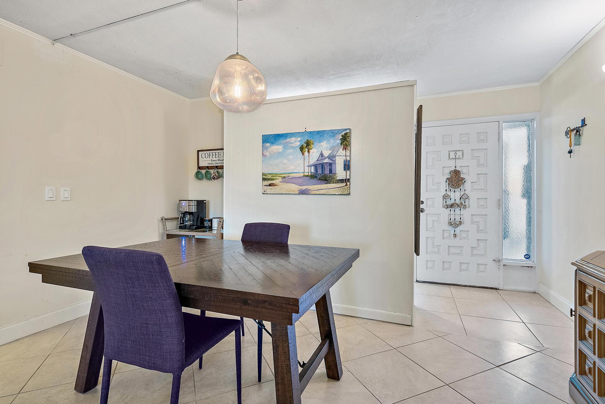 1561 NE 12th Terrace C-14, Jensen Beach, FL 34957