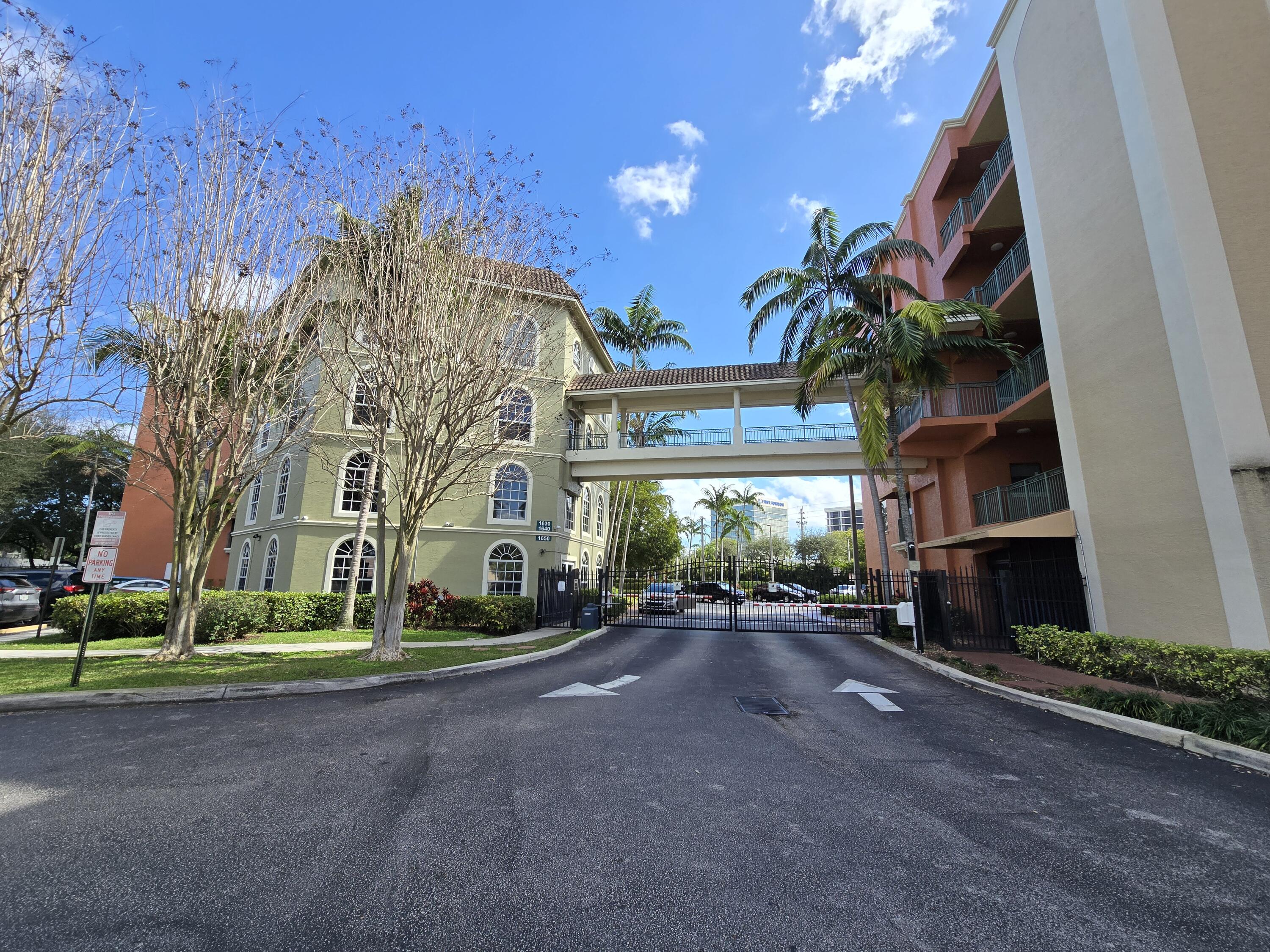 1640 Presidential Way 403, West Palm Beach, FL 33401