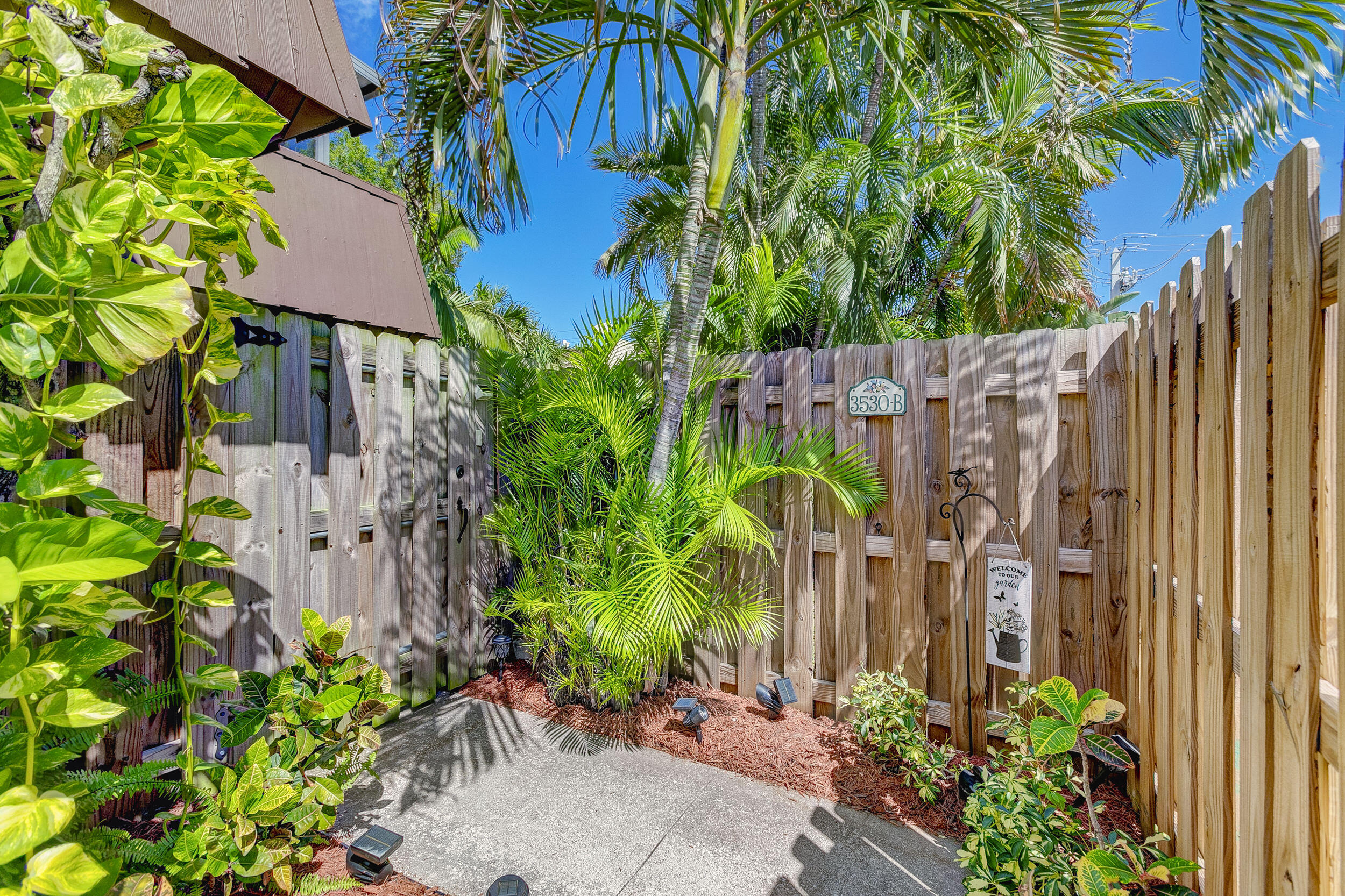 3530 E Gardens East Drive E B, Palm Beach Gardens, FL 33410