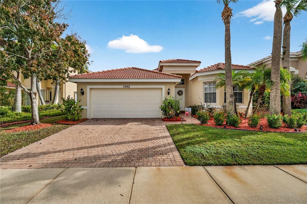 1892 Grey Falcon Circle SW, Vero Beach, FL 32962
