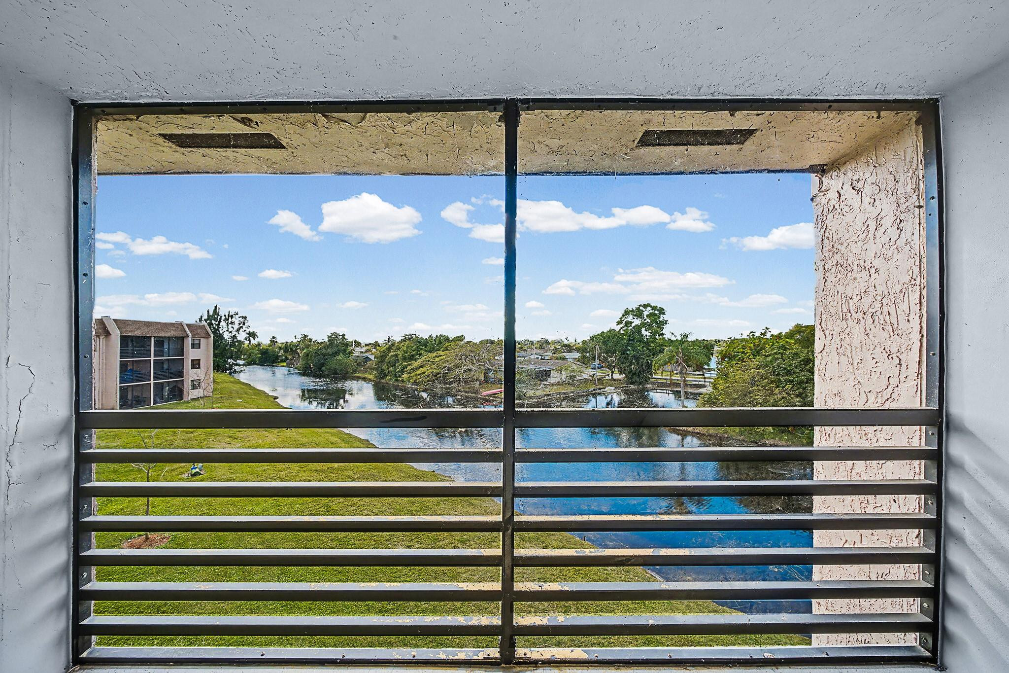 10466 Sunrise Lakes Boulevard 312, Sunrise, FL 33322