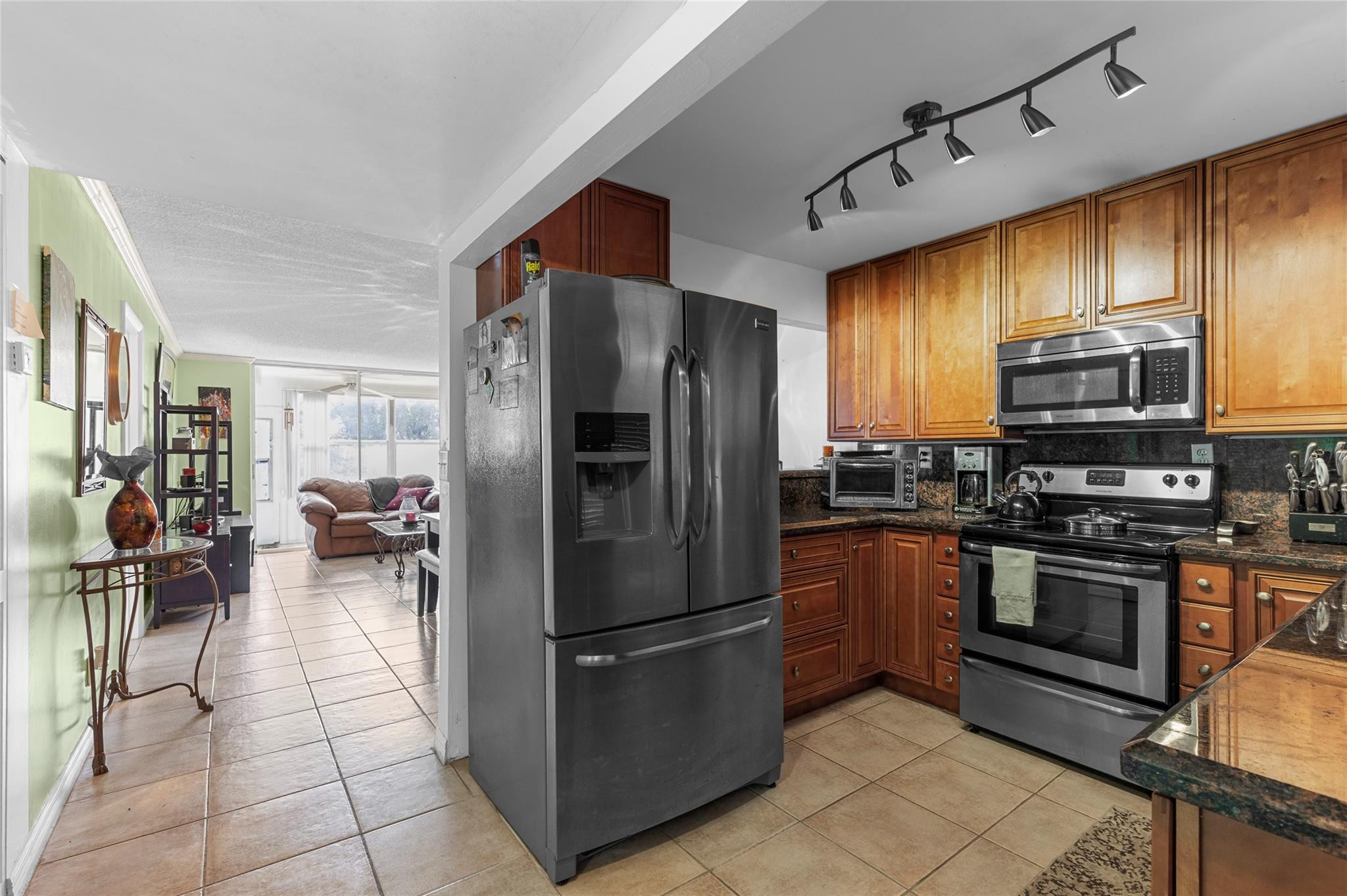 9350 Sunrise Lakes Boulevard 101, Sunrise, FL 33322