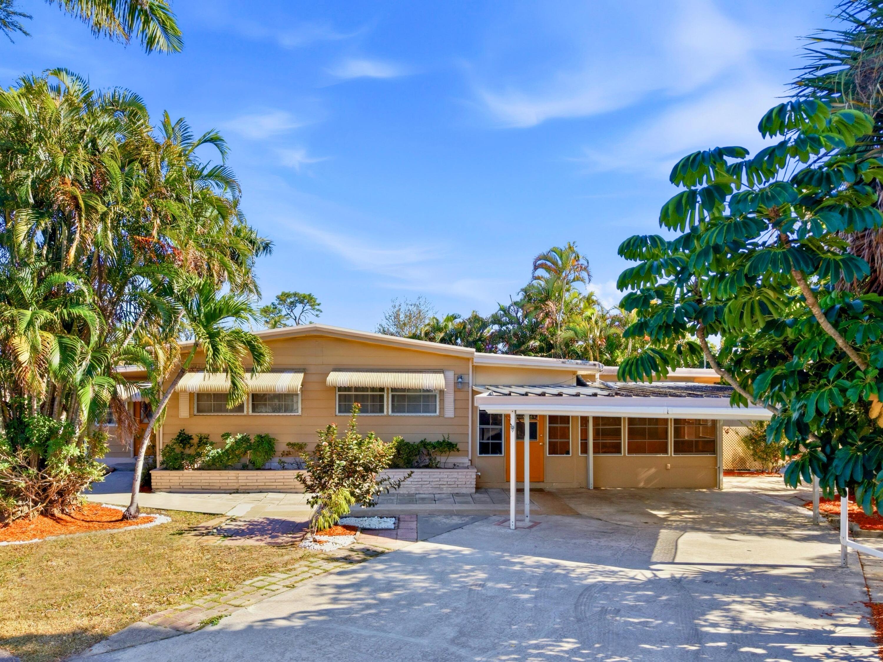 8903 Oak Street, Boynton Beach, FL 33436