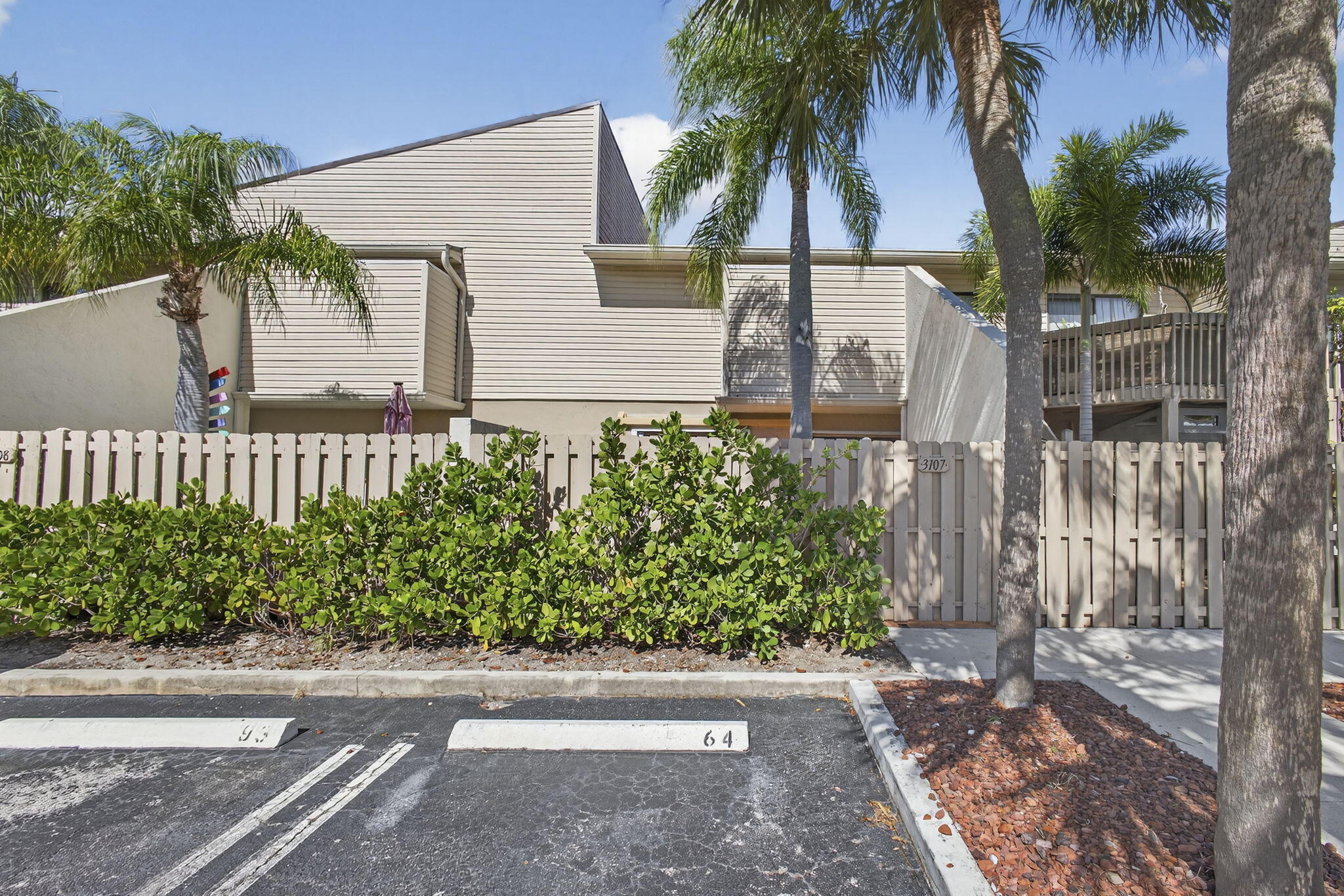 612 Executive Center Drive 3107, West Palm Beach, FL 33401
