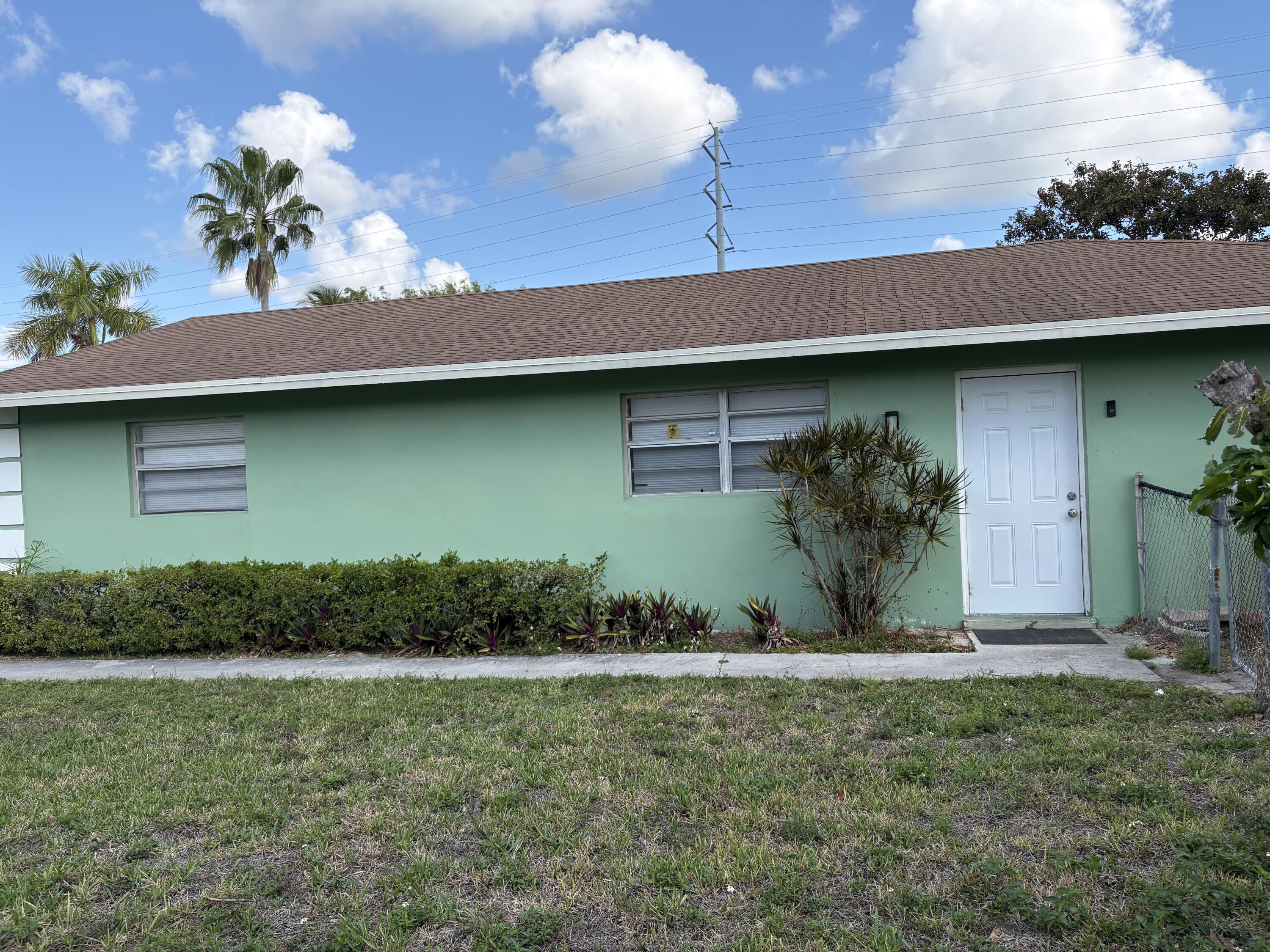 5954 Bahama Court, West Palm Beach, FL 33407