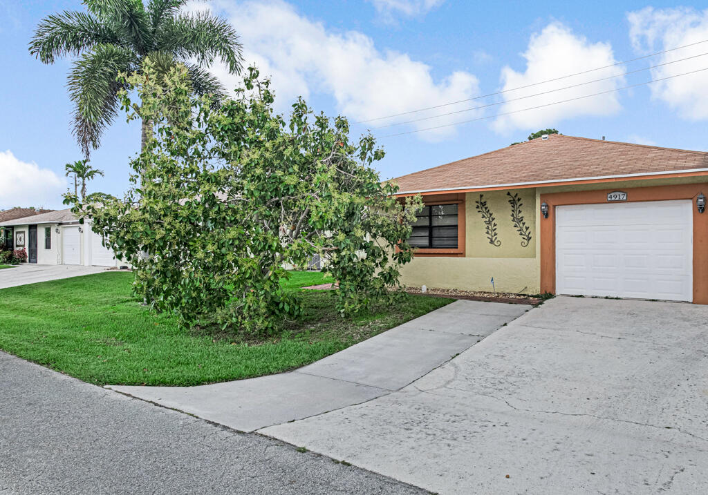 4917 Luqui Court, West Palm Beach, FL 33415