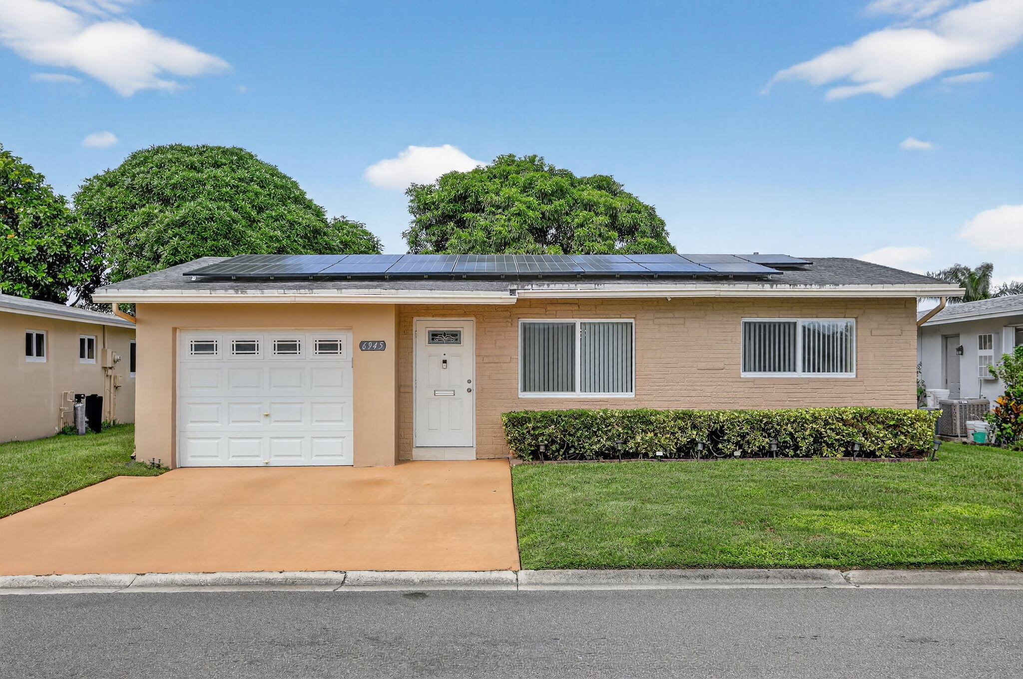 6945 NW 14th Street, Margate, FL 33063