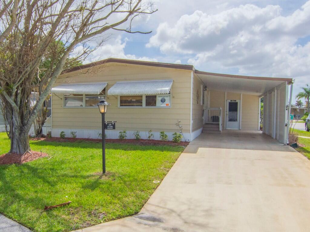 225 NE Forrest Court, Jensen Beach, FL 34957