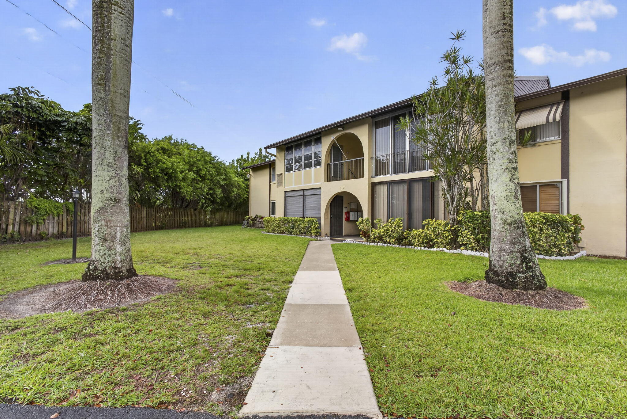315 Pine Ridge Circle D-1, Greenacres, FL 33463