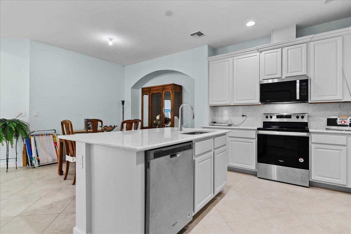 12842 SW Lake Fern Circle, Port St. Lucie, FL 34987