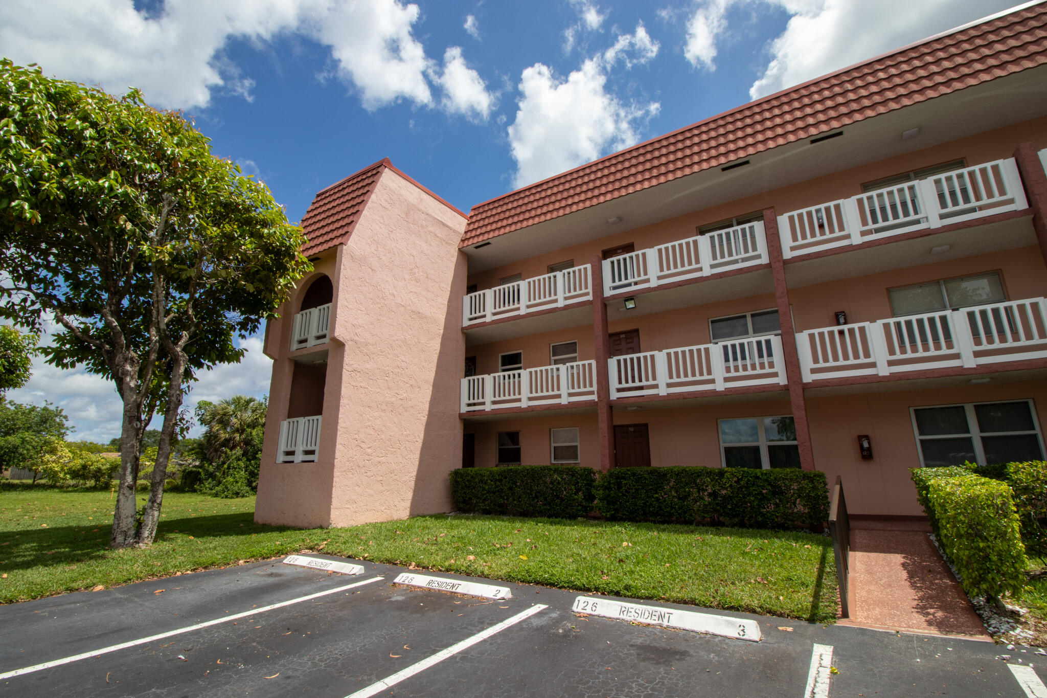 9621 Sunrise Lakes Boulevard 102, Sunrise, FL 33322
