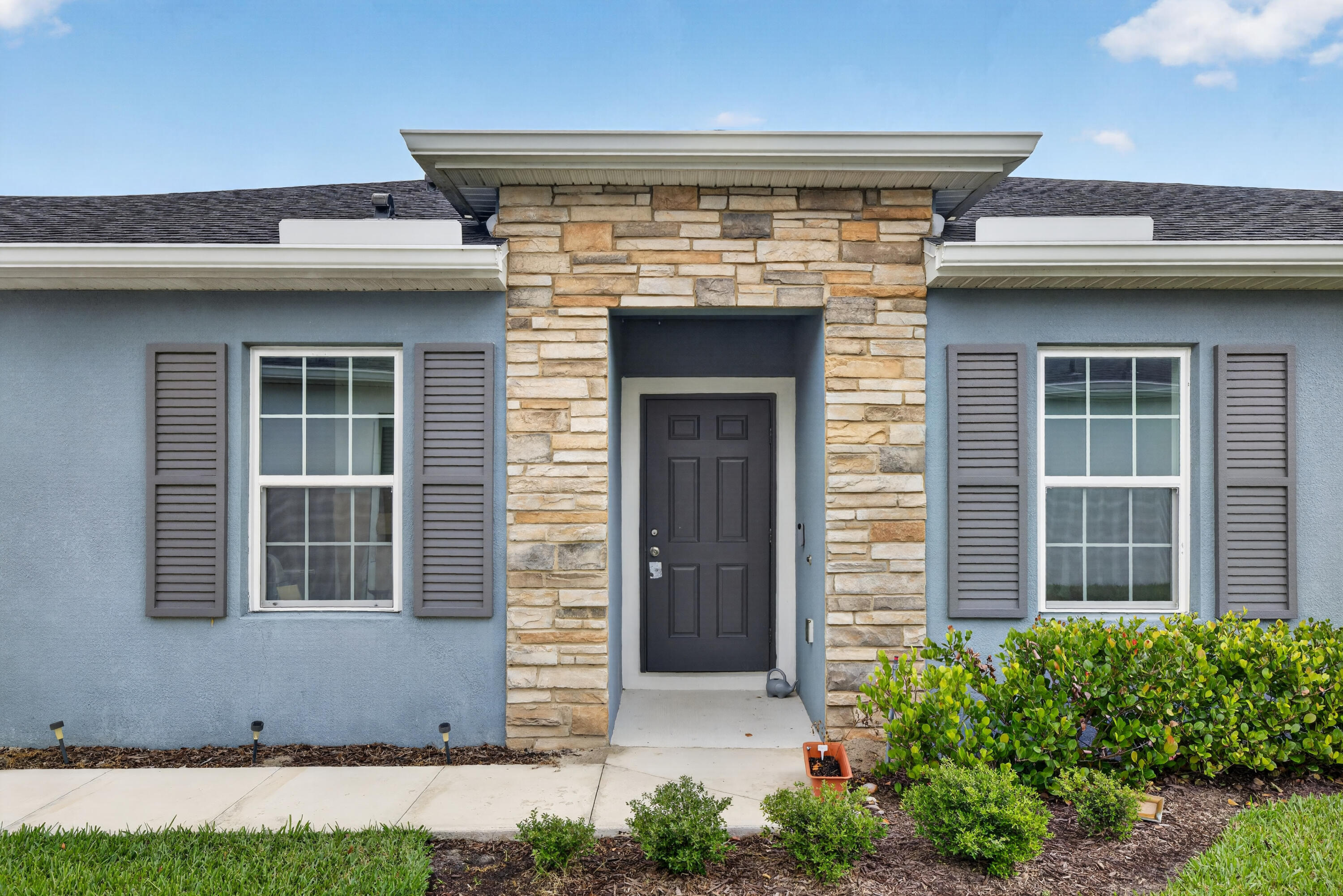 9449 SW Libertas Way, Port St. Lucie, FL 34987