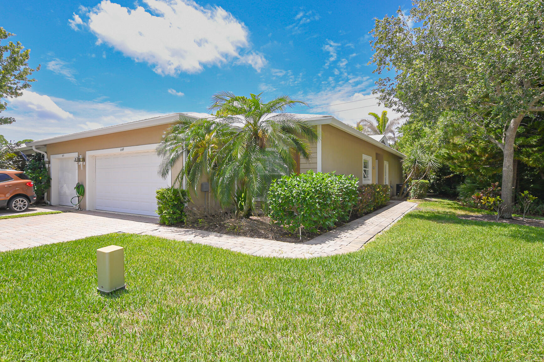 649 NE Bent Paddle Lane, Port St. Lucie, FL 34983