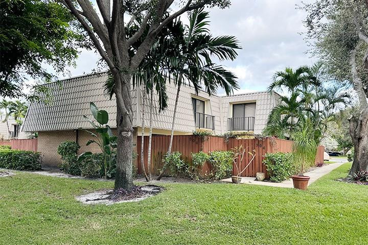 1700 Embassy Drive 504, West Palm Beach, FL 33401