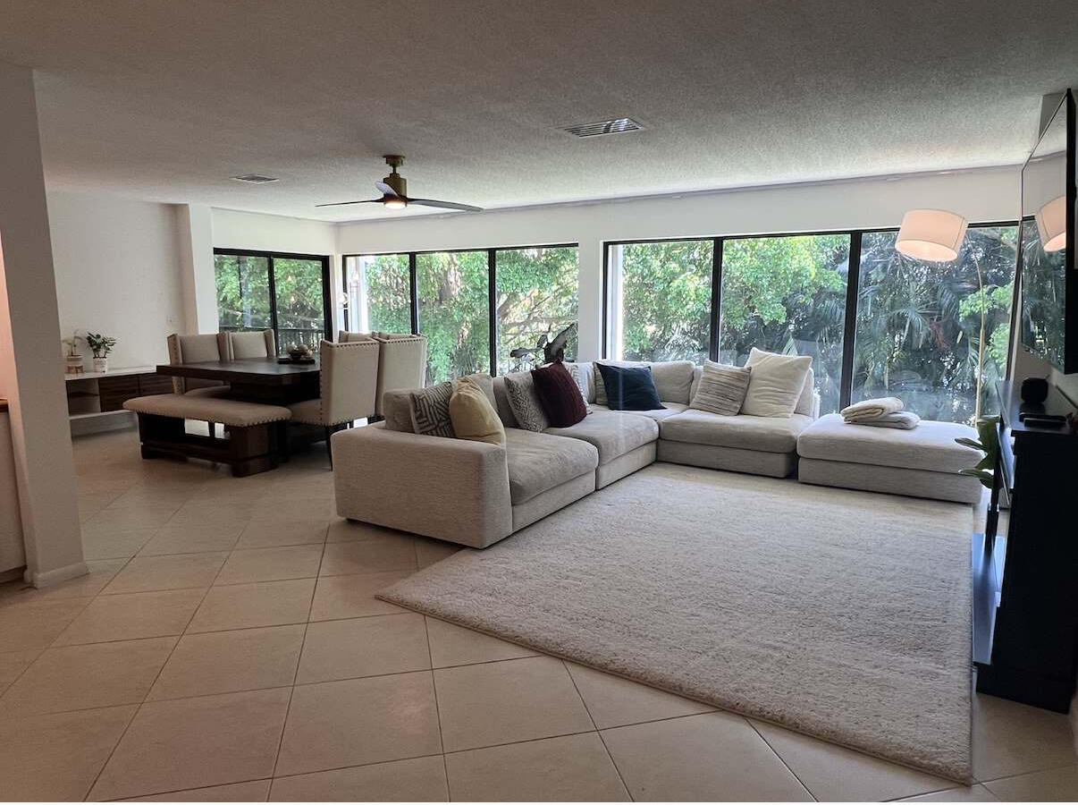 1639 Embassy Drive 202, West Palm Beach, FL 33401