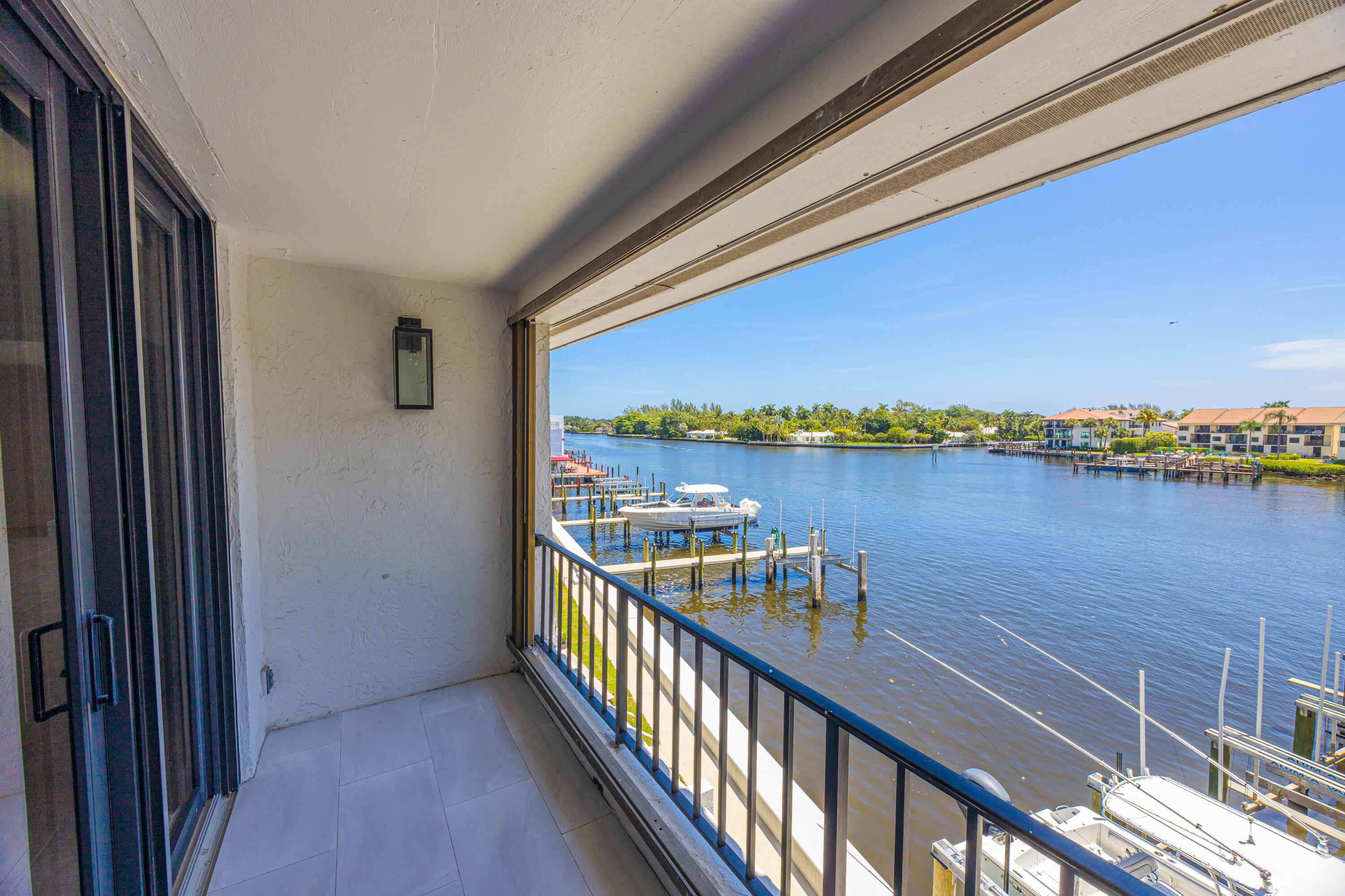 801 Palm Trail 9, Delray Beach, FL 33483