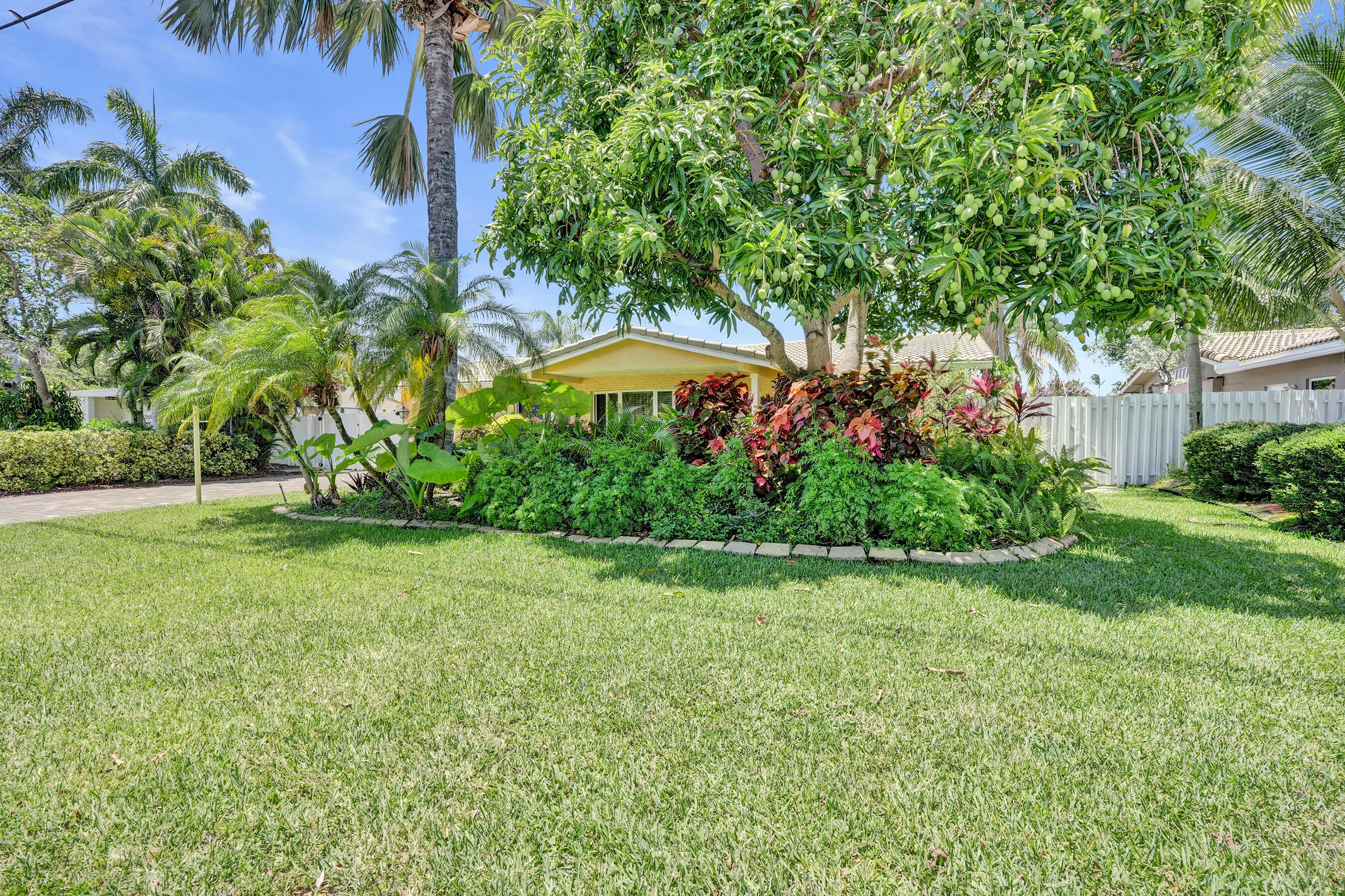 2265 SE 12th Street, Pompano Beach, FL 33062