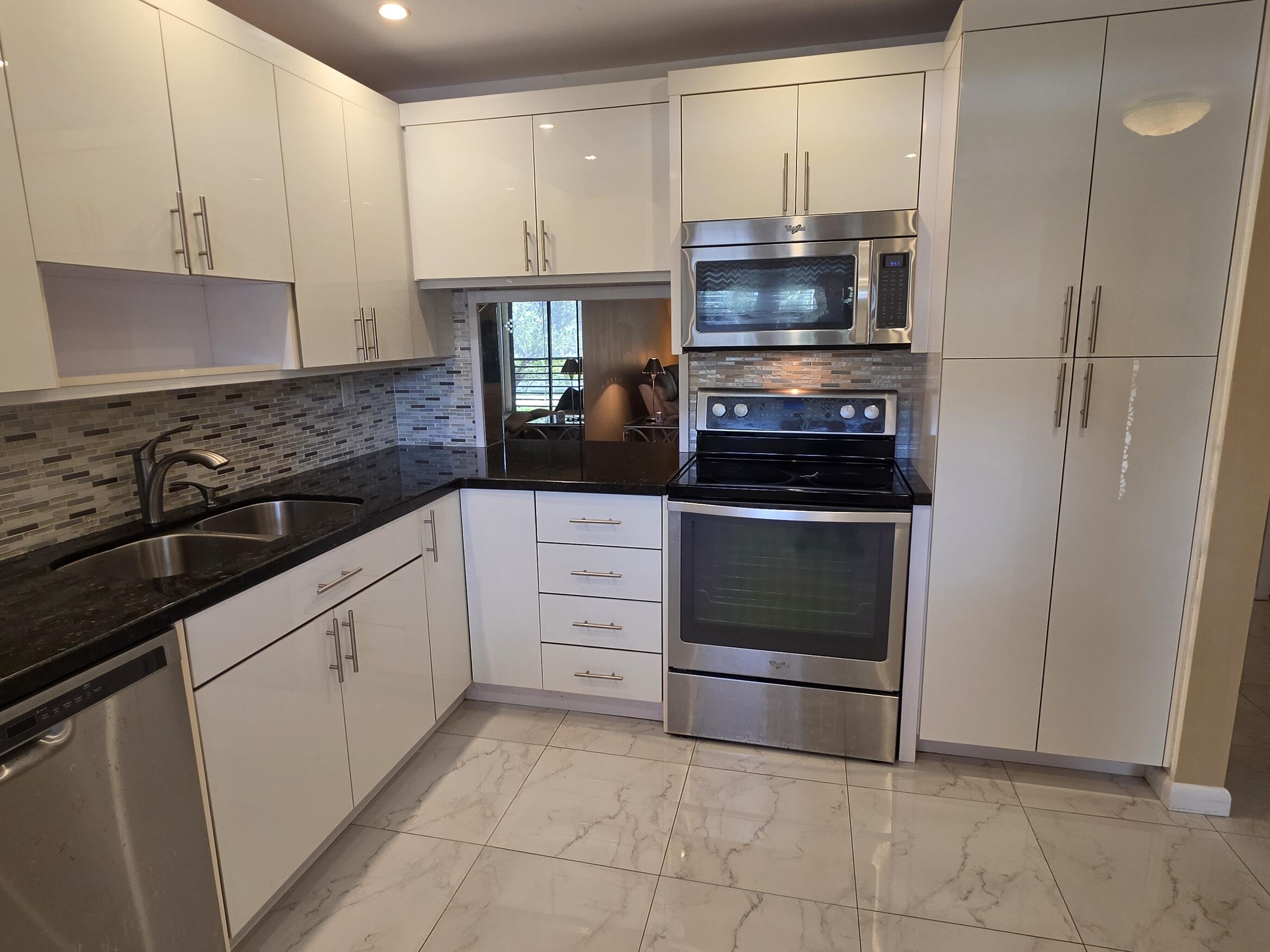 6090 N Sabal Palm Boulevard 209, Tamarac, FL 33319