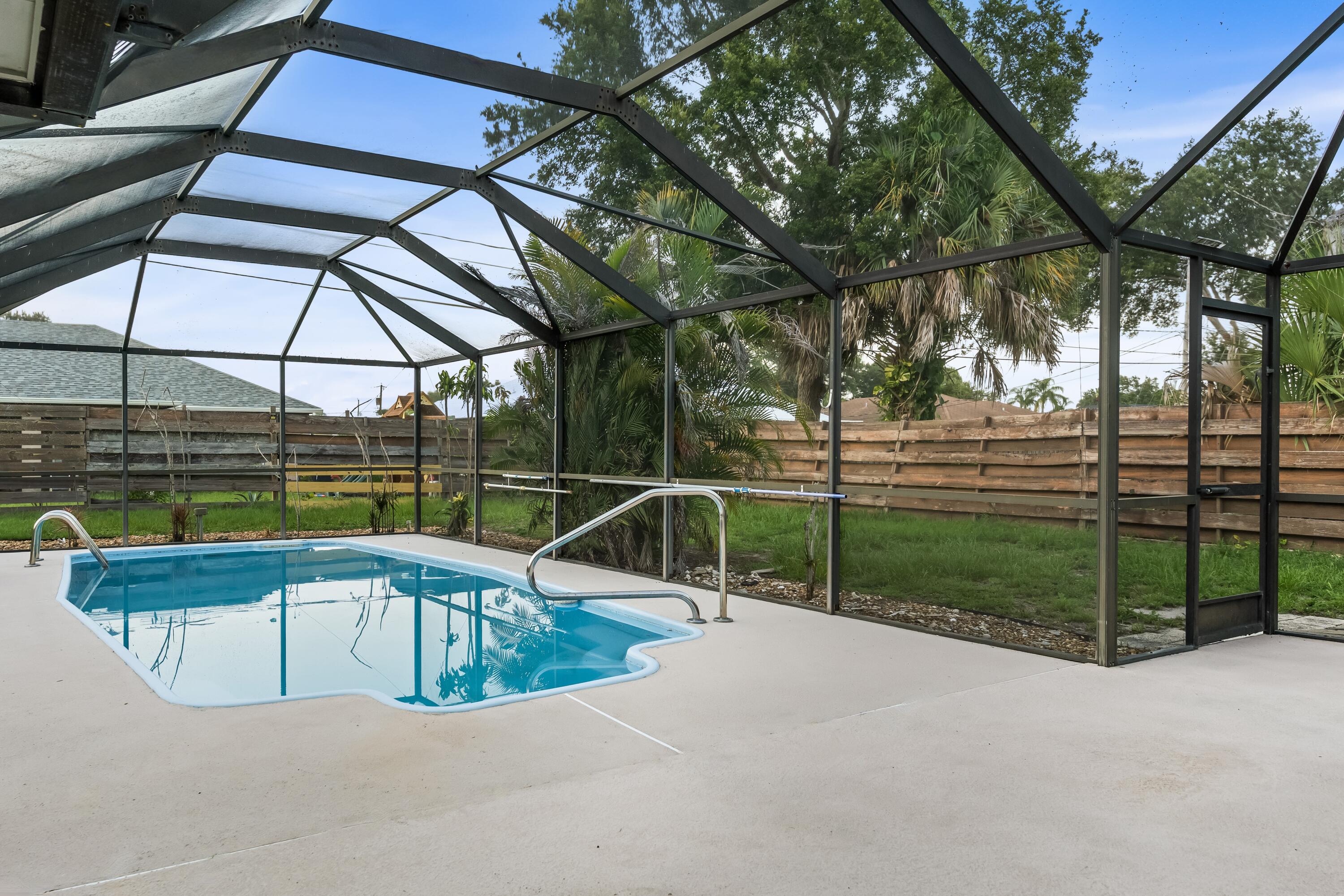 1167 SW GARDENA Avenue, Port St. Lucie, FL 34953