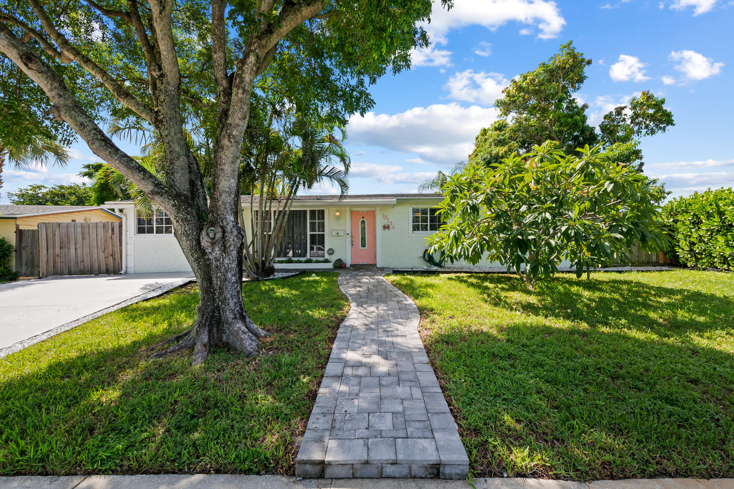 12104 Hillman Drive, Palm Beach Gardens, FL 33410