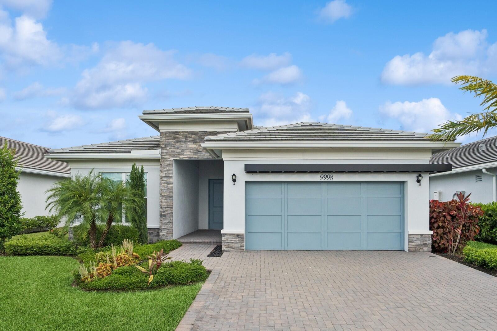 9998 N REGENCY Way, Palm Beach Gardens, FL 33412