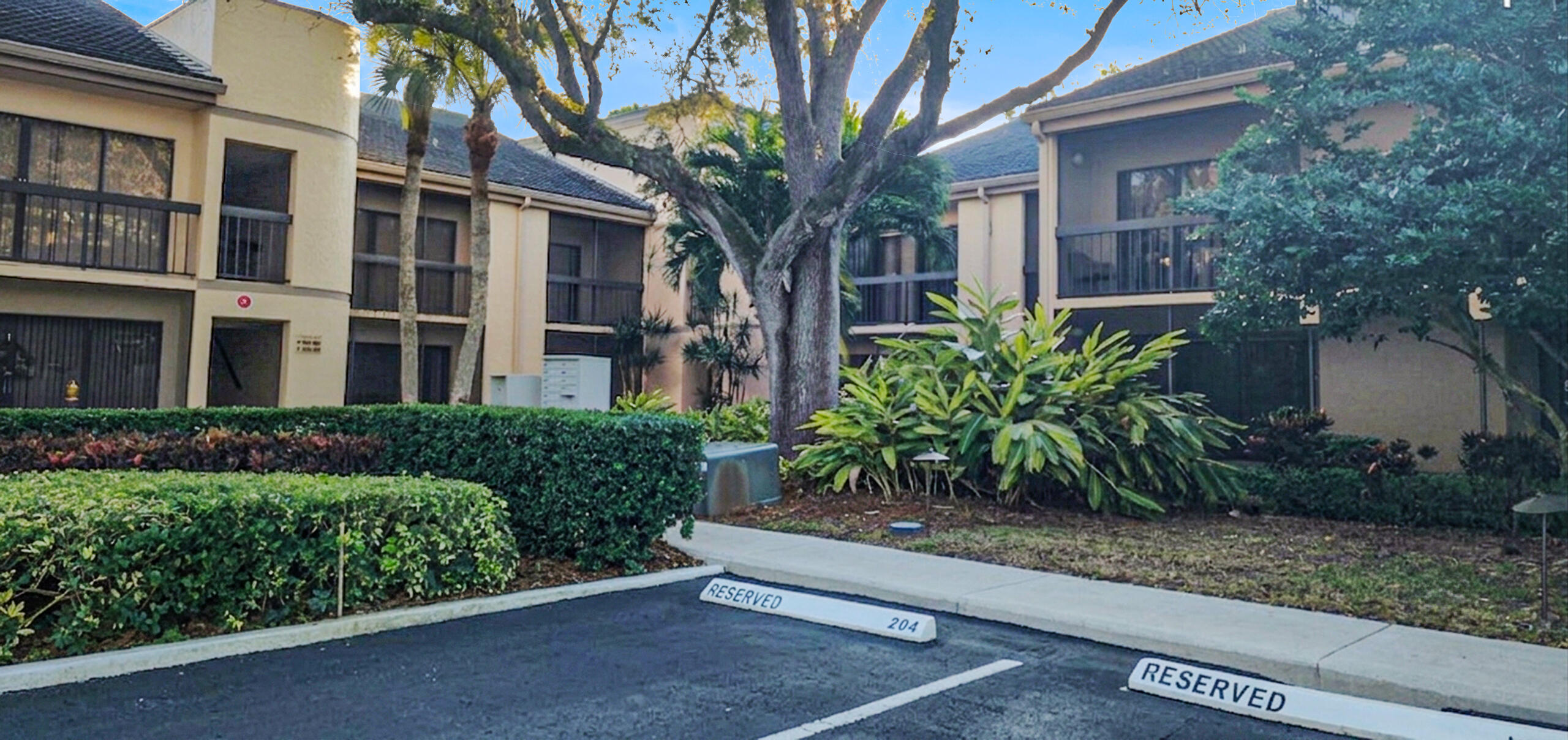 9460 MEADOWOOD Drive 203, Fort Pierce, FL 34951