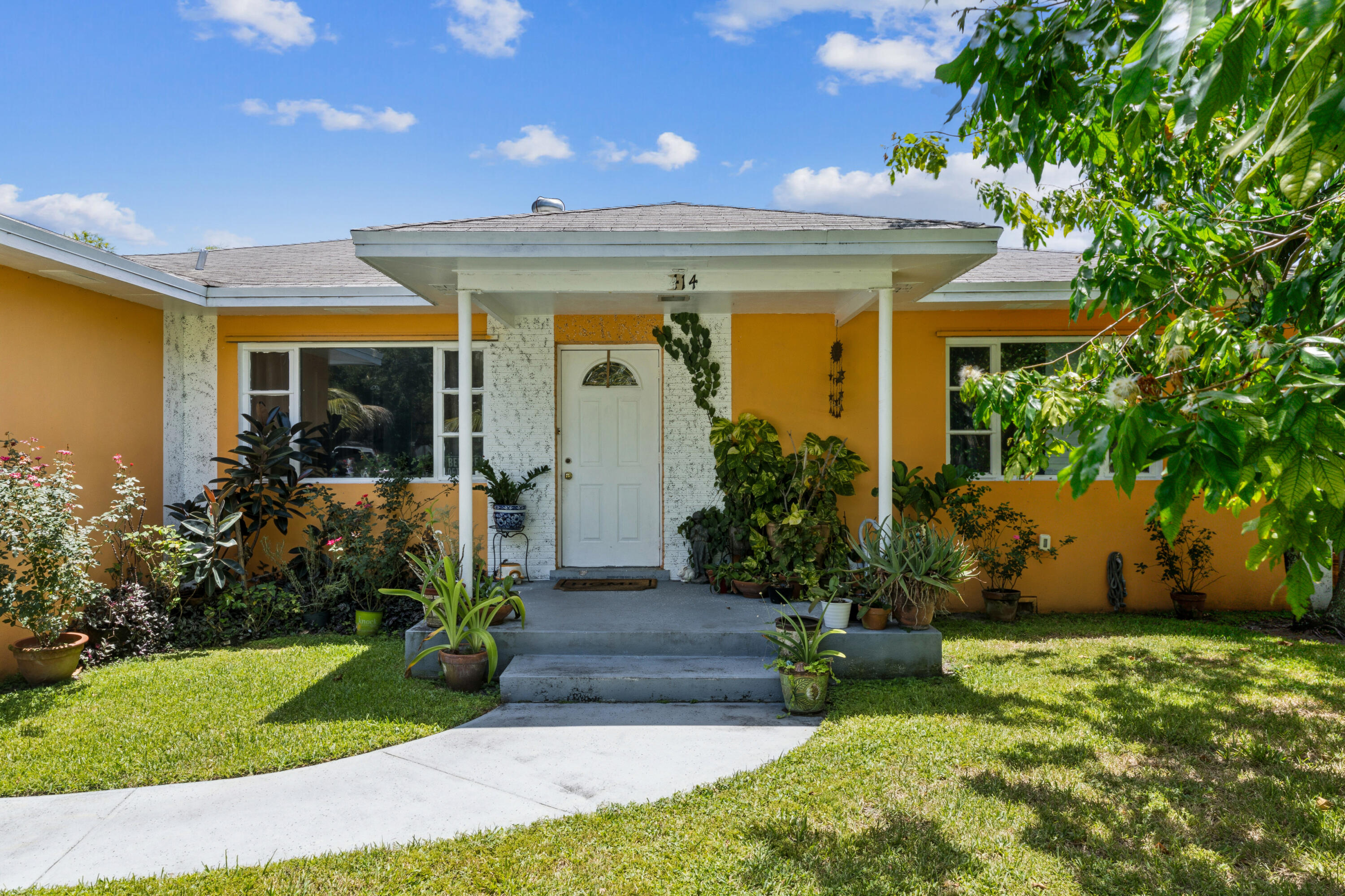 414 W Branch Street, Lantana, FL 33462