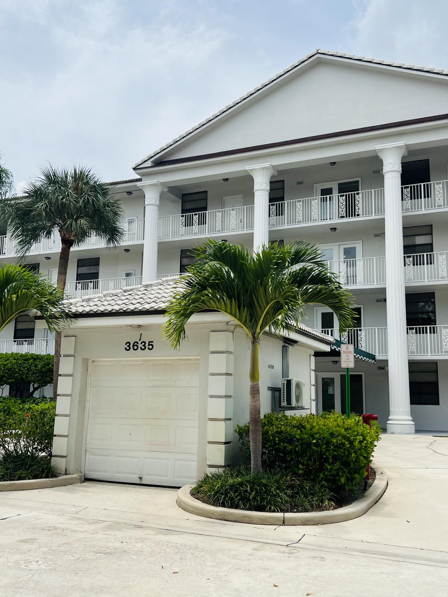 3635 Whitehall Drive 404, West Palm Beach, FL 33401