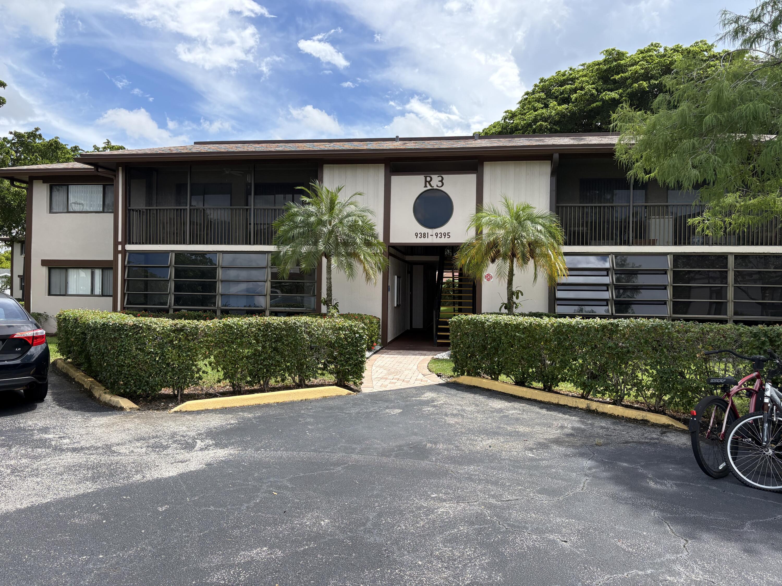 9391 S Belfort Circle 211, Tamarac, FL 33321