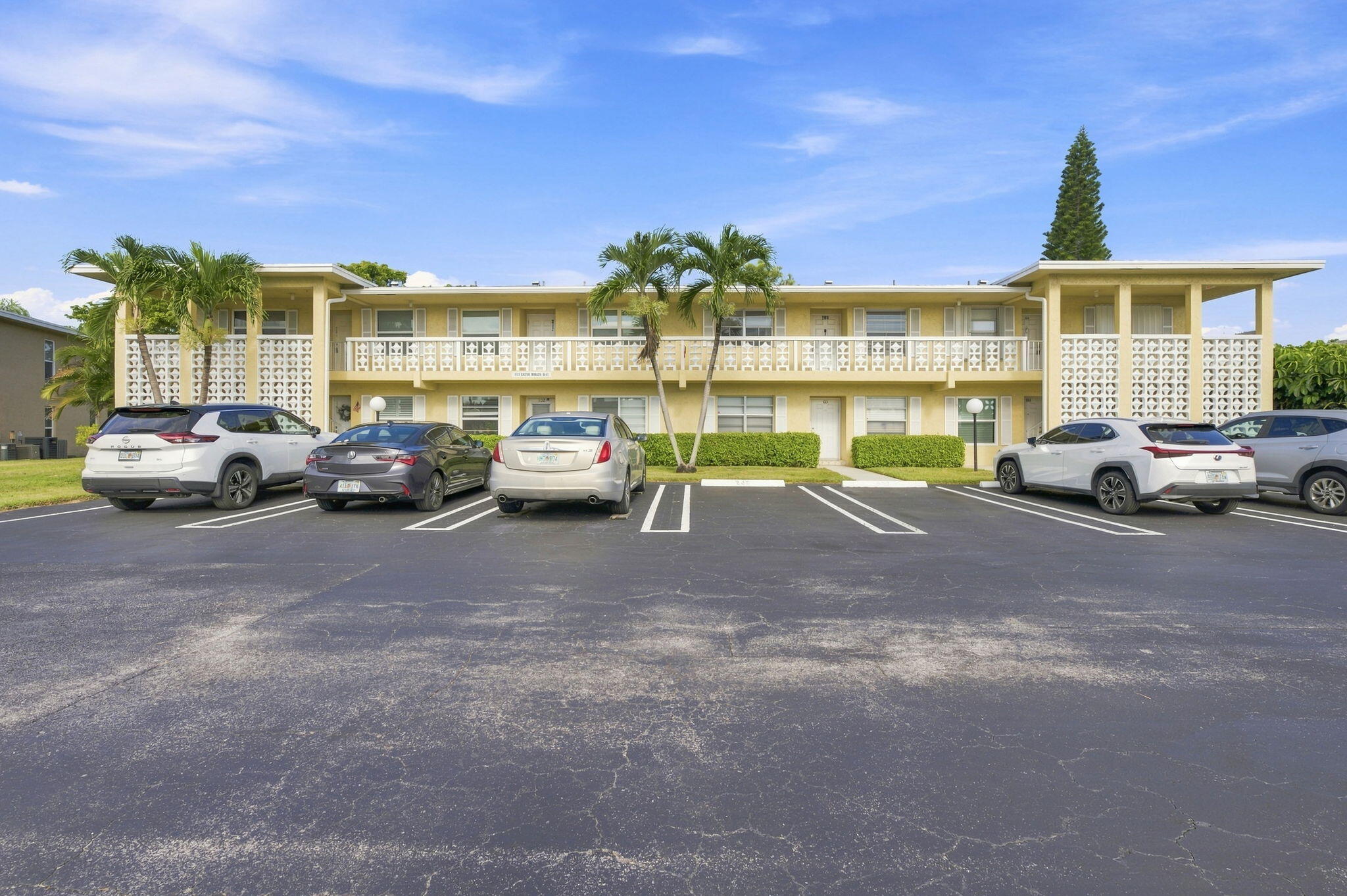 1121 CACTUS Terrace 203, Delray Beach, FL 33445