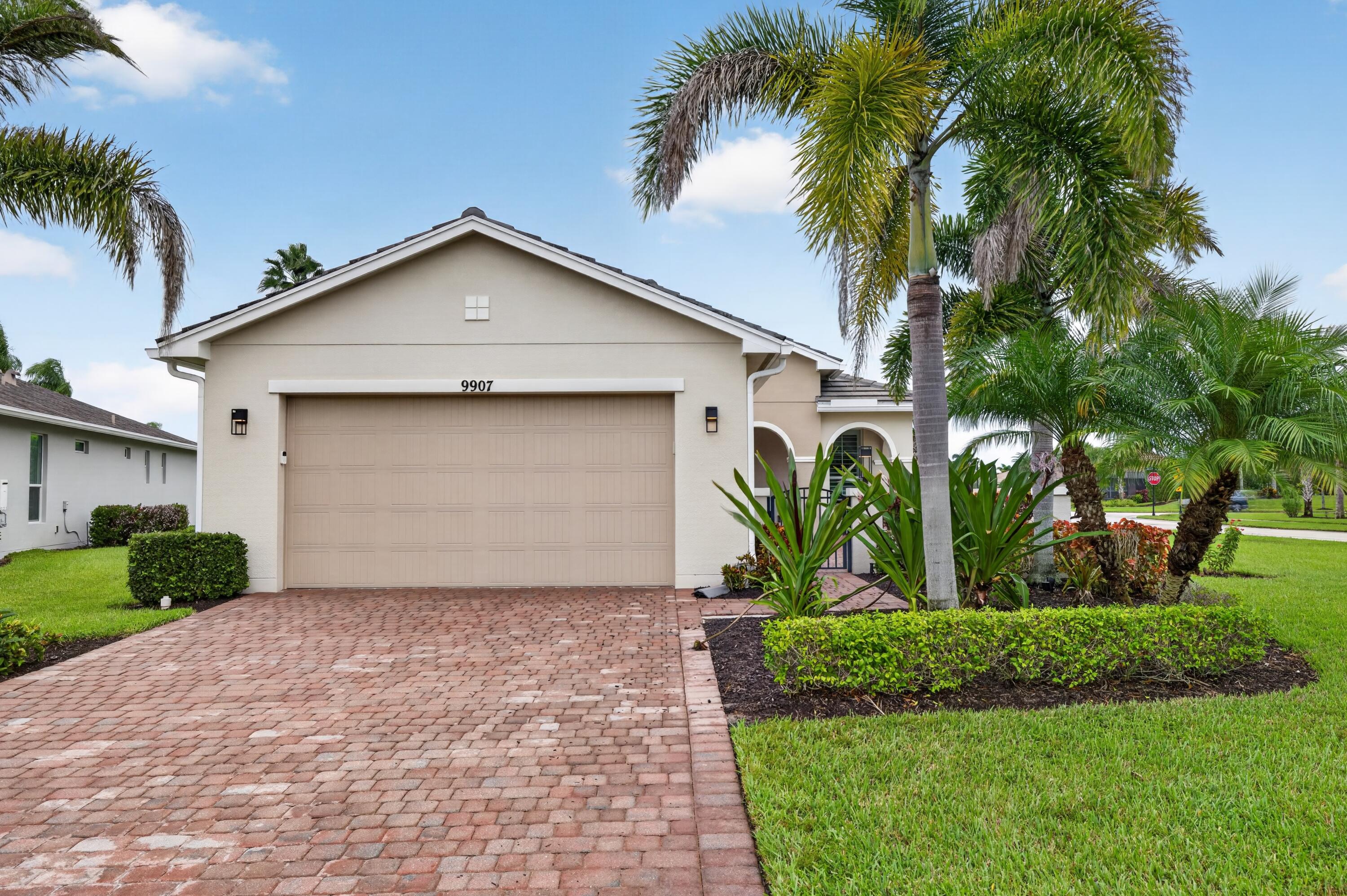 9907 SW Trumpet Tree Circle, Port St. Lucie, FL 34987